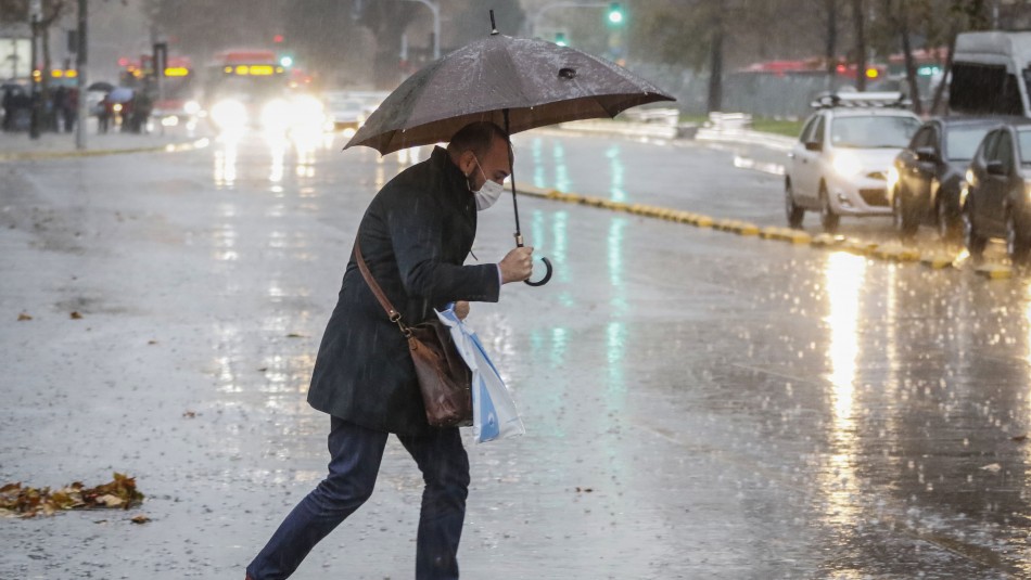 Vuelven las precipitaciones a la zona central: Revisa cuándo llovería en Santiago