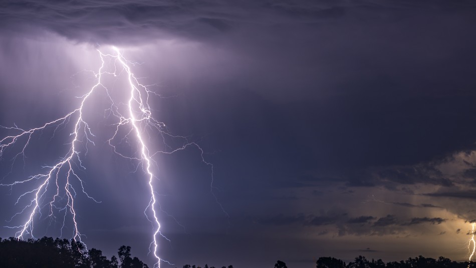 Incluye la RM: Meteorología anuncia probables tormentas eléctricas en cinco regiones del país Incluye la RM: Meteorología anuncia probables tormentas eléctricas en cinco regiones del país