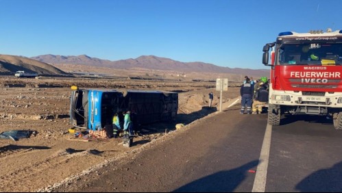 Dos muertos deja volcamiento de un bus con trabajadores en Diego de Almagro