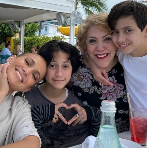 Los hijos de Jennifer Lopez aceptan y comparten con Ben Affleck: ¿Ya olvidaron a Alex Rodríguez? Los hijos de Jennifer Lopez aceptan y comparten con Ben Affleck: ¿Ya olvidaron a Alex Rodríguez?