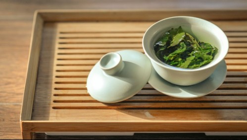 Para bajar de peso y el mal aliento: Los beneficios de tomar té verde