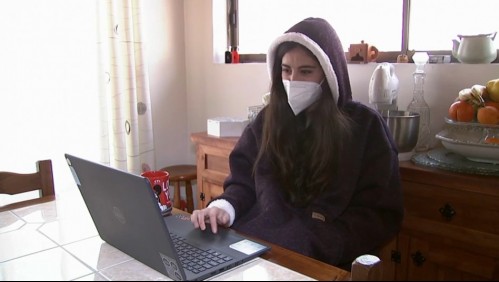 Polerones gigantes causan furor para capear el frío durante la cuarentena