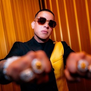 Daddy Yankee revela su secreto para verse joven a sus 45 años y le dicen que usa bótox Daddy Yankee revela su secreto para verse joven a sus 45 años y le dicen que usa bótox
