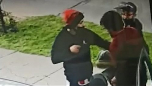 Violento y curioso asalto en La Reina: Conductor tuvo que 'ayudar' a quienes le robaron su auto