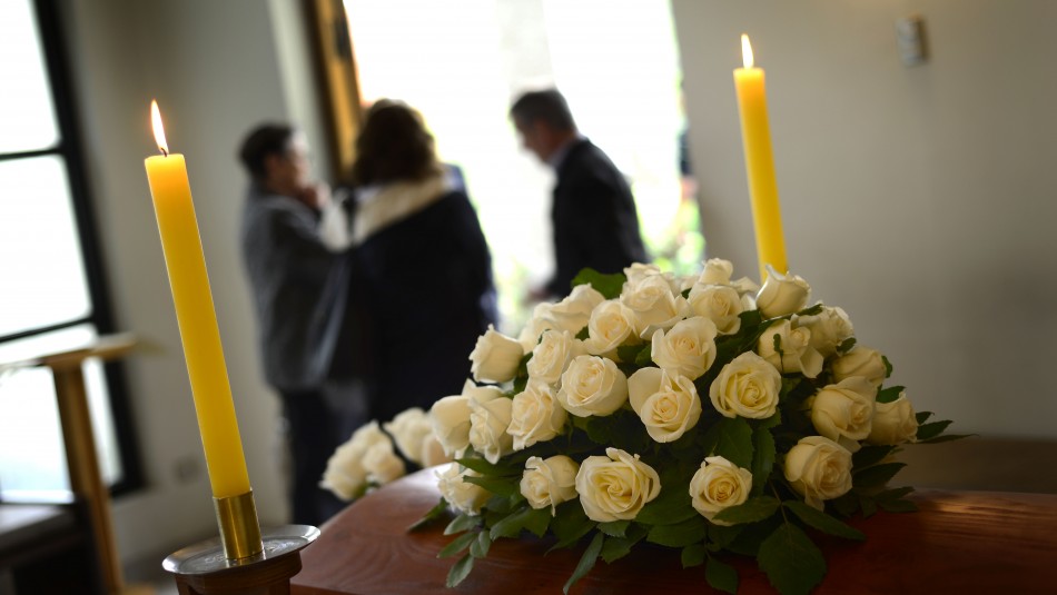 Mujer excluye a su familia de funeral con un duro mensaje: 