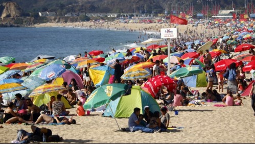 Buscan establecer espacios exclusivos para fumadores en las playas