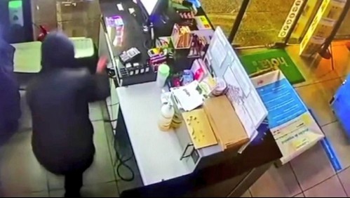 Hombre que registra 40 arrestos y 24 causas penales es detenido robando en un servicentro