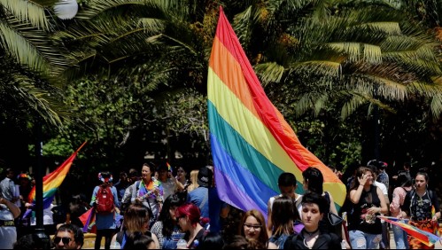 Opositores al matrimonio igualitario retrasan discusión en el senado