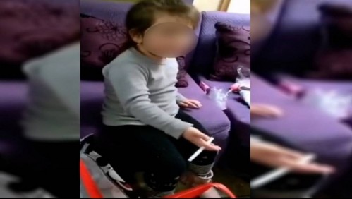 Niña de tres años es obligada a fumar y su madre asegura que 'fue una broma'