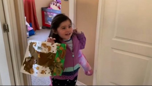 Pequeña busca gemelo genético por extraña enfermedad: 'No queremos que le arrebate la vida'