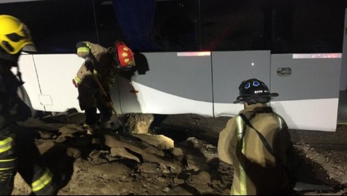 Conductor de bus es insultado por pasajeros tras manejar ebrio y sin licencia