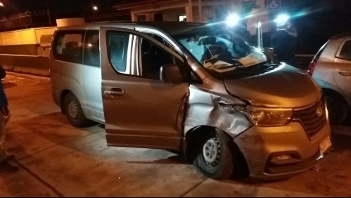 Persecución policial en Maipú terminó con tres delincuentes chocando con un semáforo