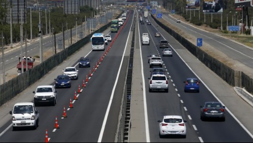 Balance fin de semana largo: Más de 109 mil vehículos han salido de la Región Metropolitana