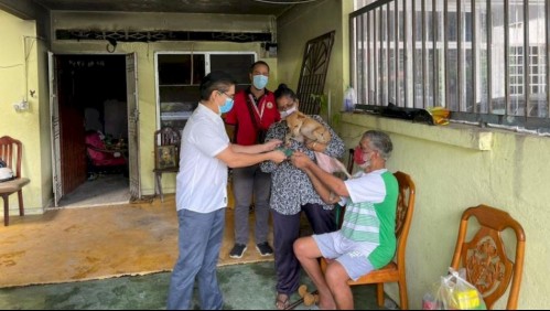 Perrita de ocho meses salvó a familia de morir en un incendio en Malasia