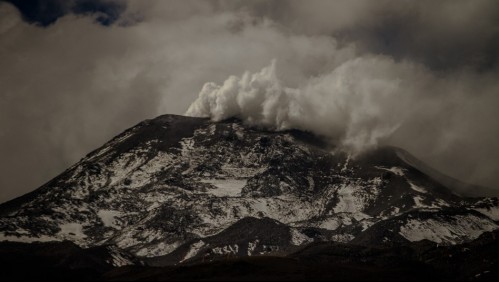 Alerta por pulso eruptivo en complejo volcánico Nevados de Chillán