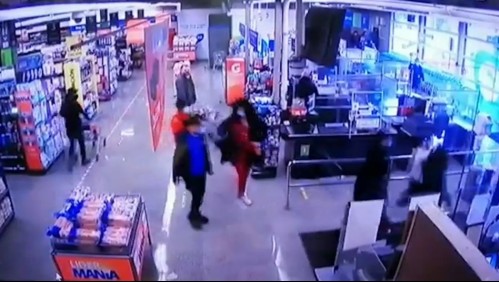 Violento turbazo en supermercado de Ñuñoa deja menor de edad y otros 3 adultos detenidos