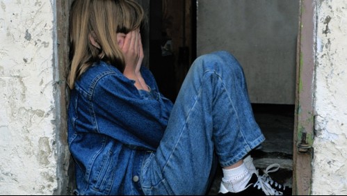 Obliga a su hija de 11 años a prostituirse para comprar drogas: la condenan a 45 años de cárcel