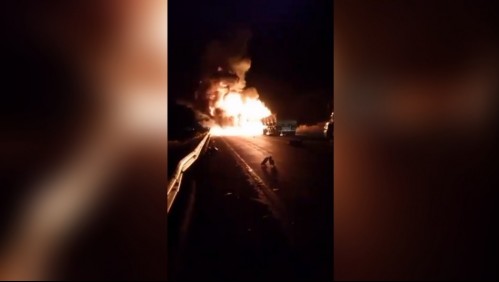 Choque múltiple de camiones y posterior explosión deja un fallecido en la ruta internacional