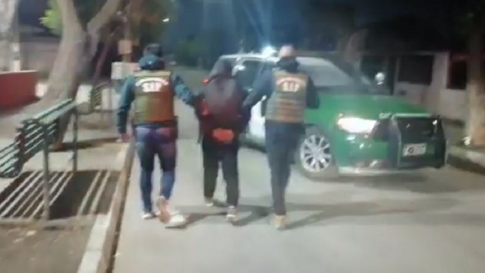 Femicidio Frustrado: Detienen a sujeto tras atacar con un cuchillo a su pareja en un motel Femicidio Frustrado: Detienen a sujeto tras atacar con un cuchillo a su pareja en un motel
