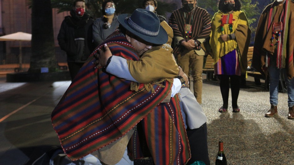 Pueblos originarios hacen íntimas ceremonias previas a la Convención Constitucional Pueblos originarios hacen íntimas ceremonias previas a la Convención Constitucional