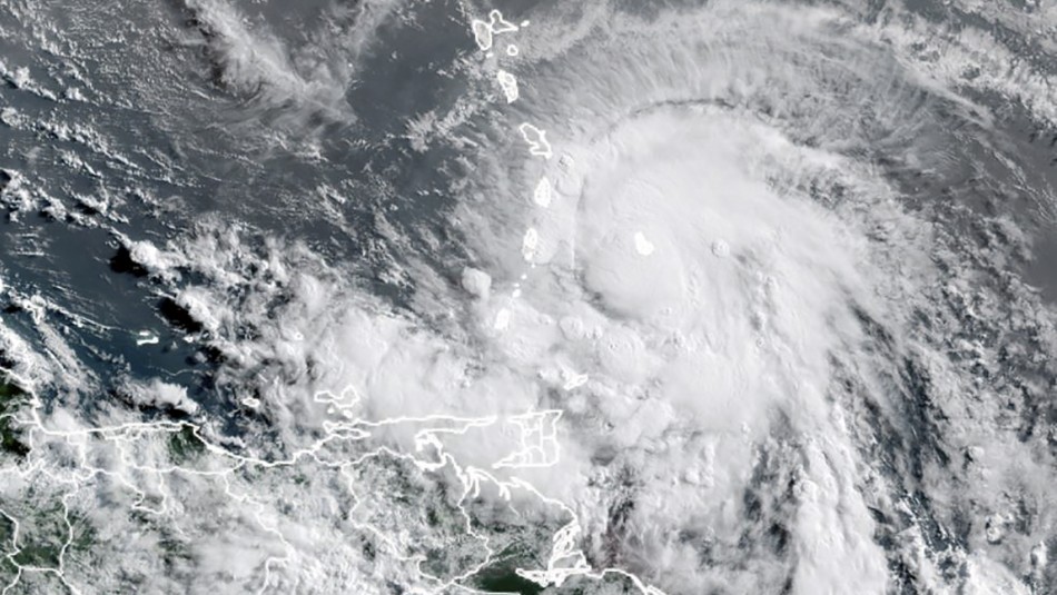 Tormenta Elsa llega a Cuba luego de dejar al menos tres muertos en el Caribe Tormenta Elsa llega a Cuba luego de dejar al menos tres muertos en el Caribe