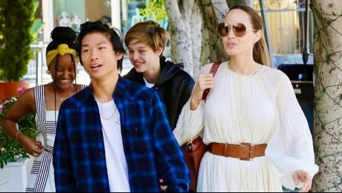 Se hizo viral: Captan a Angelina Jolie corriendo con jeans ajustados con su hijo por la calle