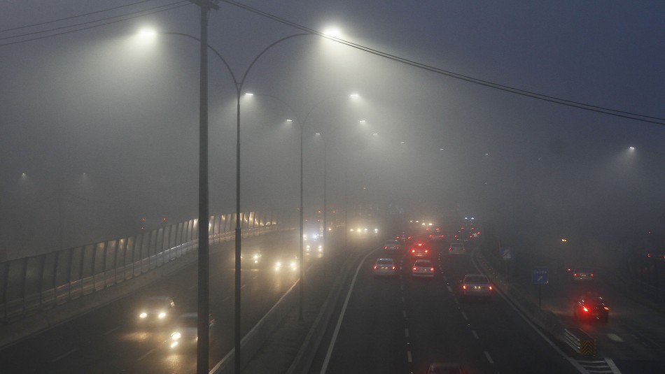 Densa neblina se registra en la Región Metropolitana Densa neblina se registra en la Región Metropolitana