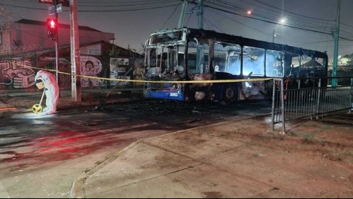Queman bus del transantiago en Puente Alto