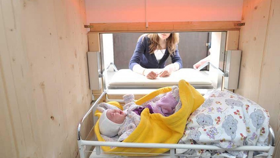 Así es cómo funcionan los buzones para abandonar bebés de forma anónima y segura Así es cómo funcionan los buzones para abandonar bebés de forma anónima y segura
