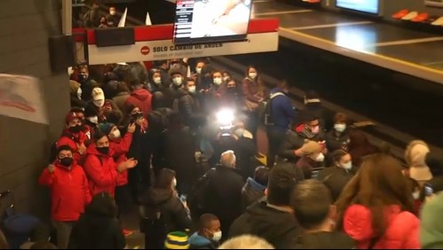 Dos estaciones de Línea 1 del Metro interrumpieron su servicio por manifestación de trabajadores