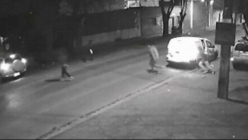 Buscan a delincuentes que asaltan en Quinta Normal utilizando una camioneta blanca