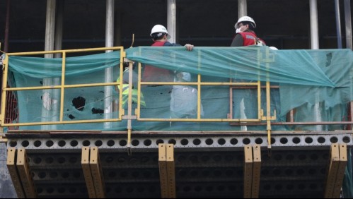 Diputados RN y UDI impulsan proyecto de contrato laboral por hora: 'Bajar horas no es el camino'