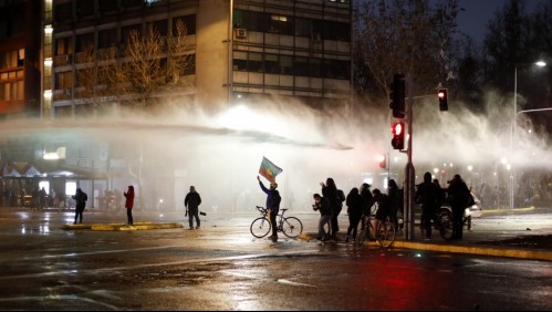 Manifestación en Plaza Italia obliga a realizar desvíos de tránsito y cerrar estación de Metro