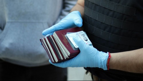 'Visas de prórroga falsificadas': Detienen a 8 venezolanos por presentar pasaportes adulterados