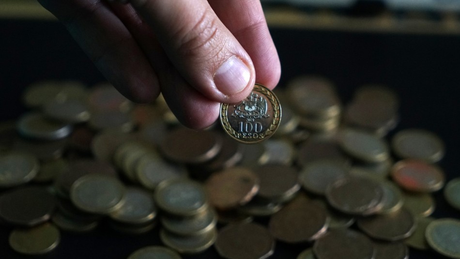 Escasez de monedas 10 y 100 pesos: Banco Central hace llamado a utilizarlas