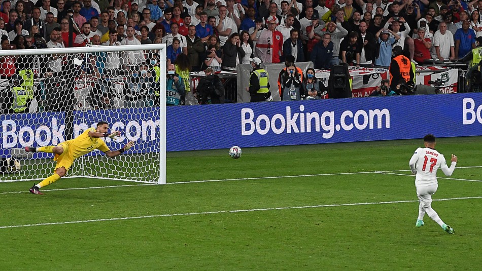 Futbolistas de Inglaterra denuncian insultos racistas tras final perdida de la Eurocopa 2020 Futbolistas de Inglaterra denuncian insultos racistas tras final perdida de la Eurocopa 2020
