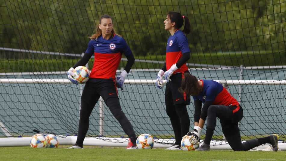 christiane-endler-seleccion-chilena-femenina-en-tokio-2020 Selección Femenina de Chile cumple su último entrenamiento antes de viajar a Tokio