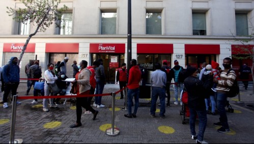 Recomiendan postergar jubilación por caídas de fondos en las AFP: 'Todos hemos perdido'