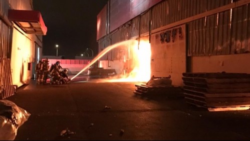 Los videos del incendio en fábrica de colchones de Coquimbo