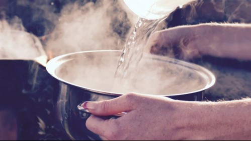 Mata a su esposo mientras duerme con agua y azúcar hirviendo porque habría abusado de su hijo