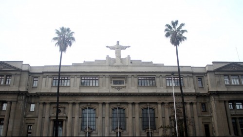 Estudiantes mujeres de la UC logran histórico logro: diploma podrá registrarse en femenino