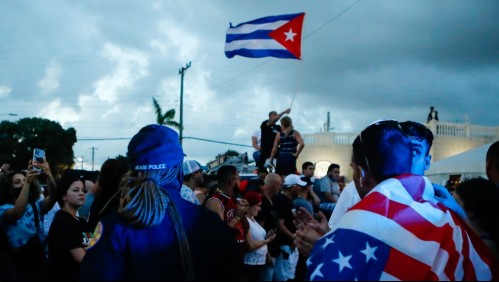 Cuba ofrece medidas para apaciguar manifestaciones y frenar la violencia en las calles