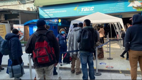 Filas en terminal de buses por fin de semana largo: recomiendan llegar 45 minutos antes