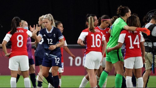 El gesto contra el racismo de la Roja femenina y la selección británica en los JJ.OO.