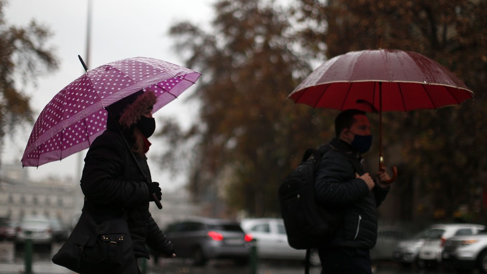 Pronóstico de lluvia para Santiago: Este fin de semana podría precipitar en la capital