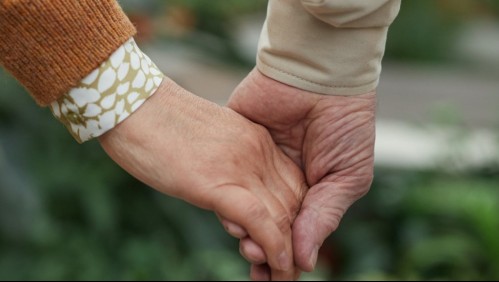 Anciano cumple su deseo de reunirse con quien fue su esposa durante 60 años y muere días después