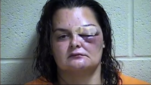 Detienen a mujer tras atropellar a su marido: La acusan de matarlo por pedirle el divorcio