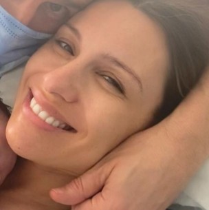 Pampita comparte imágenes de su parto: Pampita comparte imágenes de su parto: