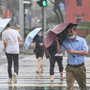 El este de China se paraliza al acercarse el tifón In-Fa El este de China se paraliza al acercarse el tifón In-Fa