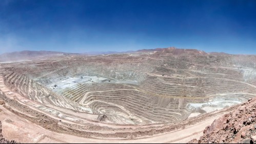 Minera Escondida presenta última oferta a sindicato: beneficios sumarían $18 millones